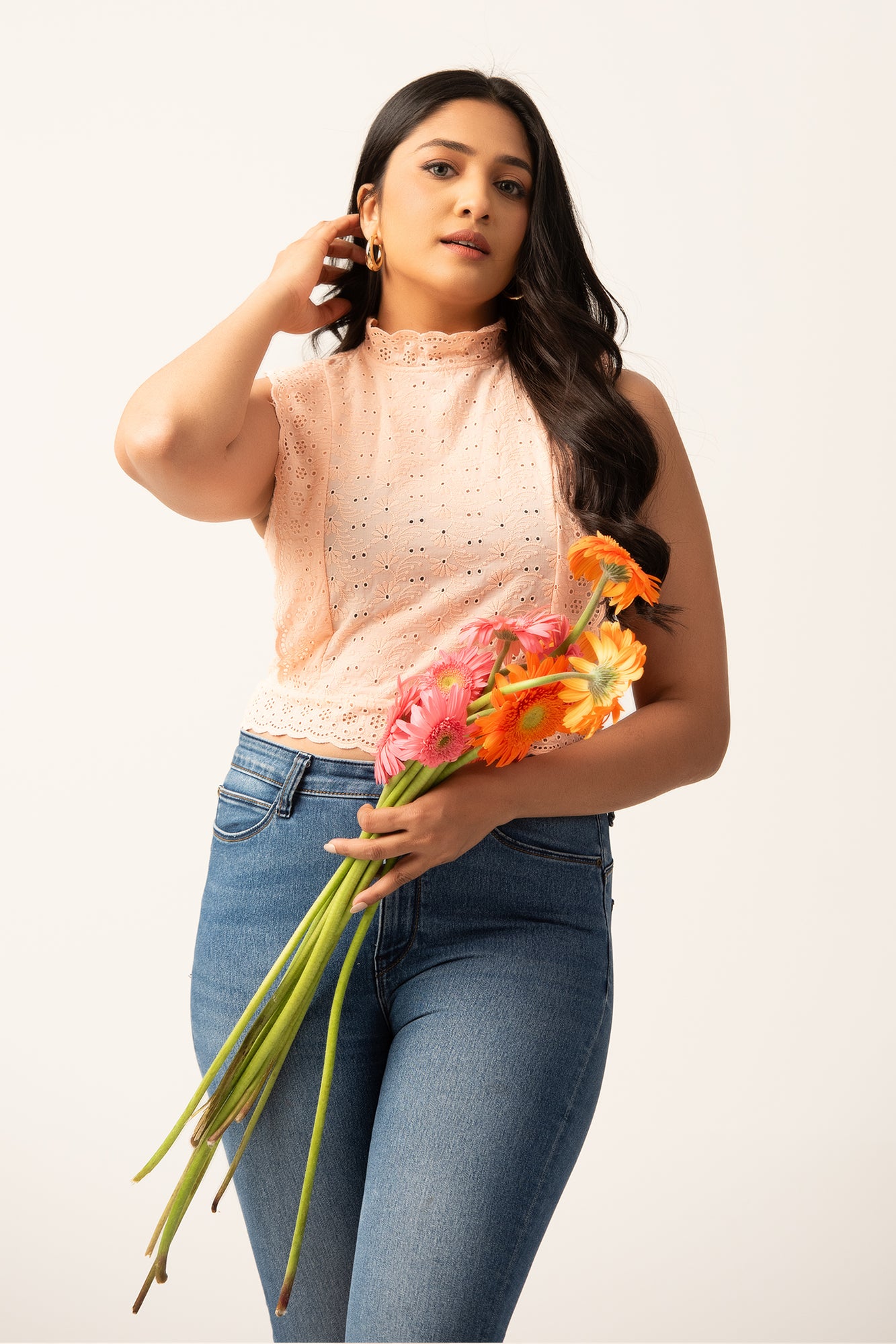 LACE CUTLON TOP