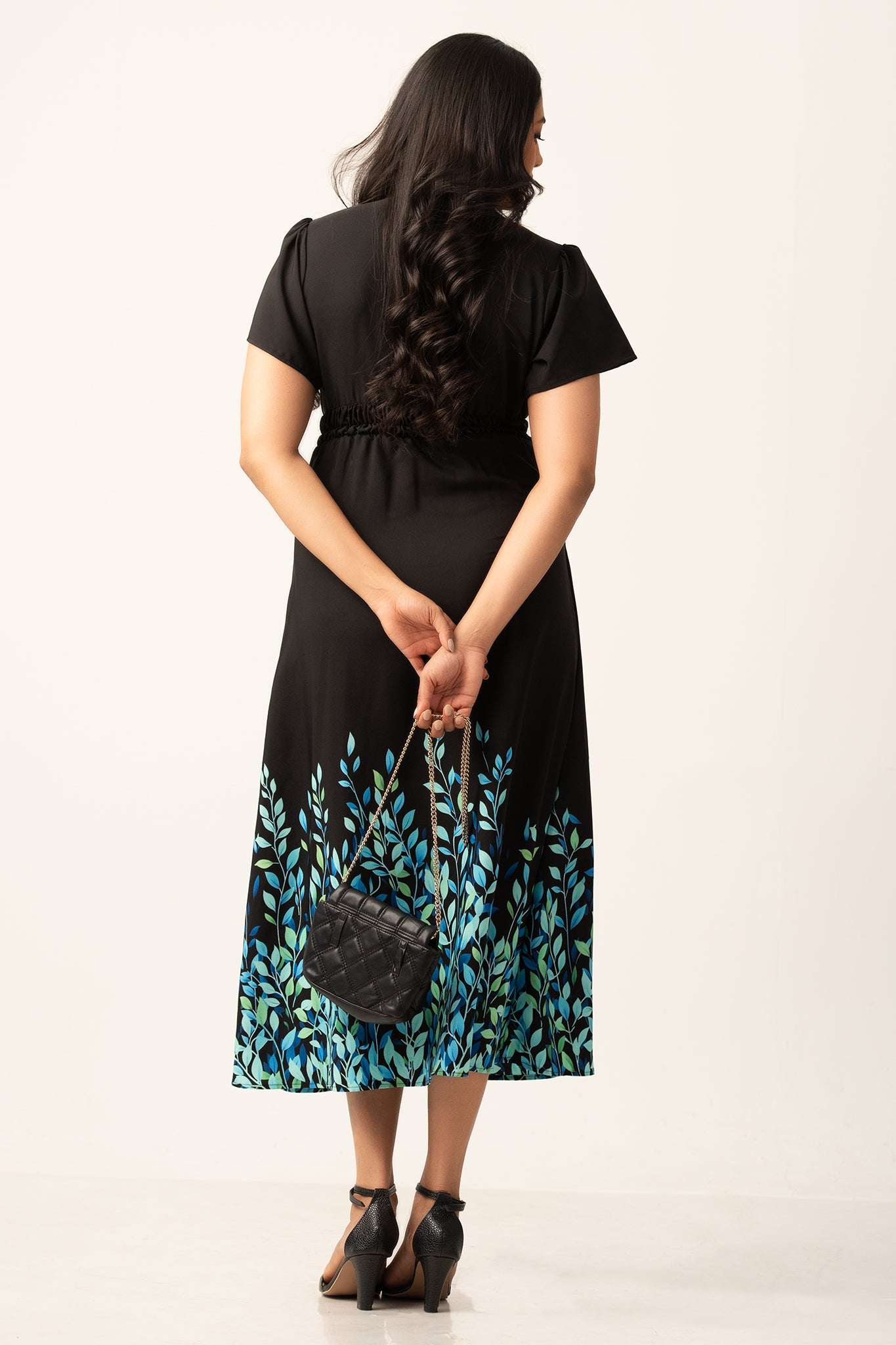 D153 l Ivana Midi Dress