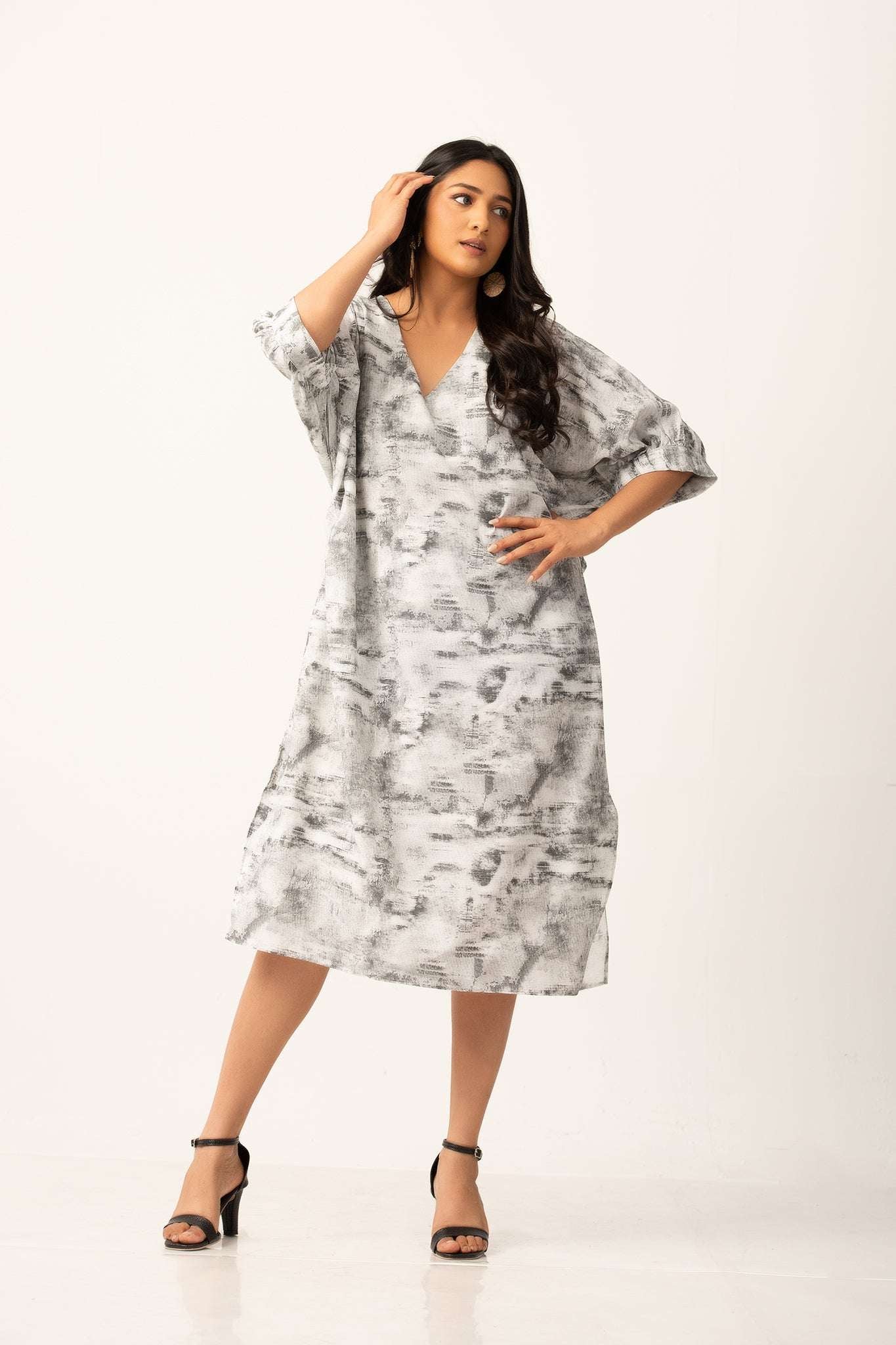 D149 l Linda Midi Dress