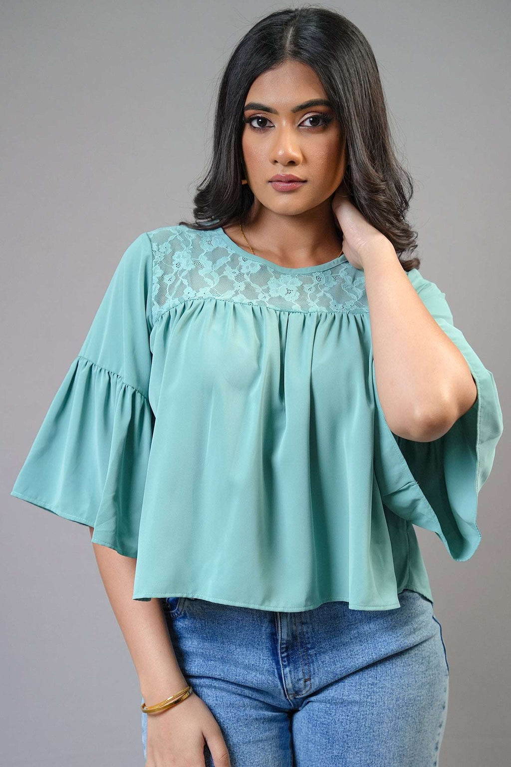 T135 l Flora Lace Top