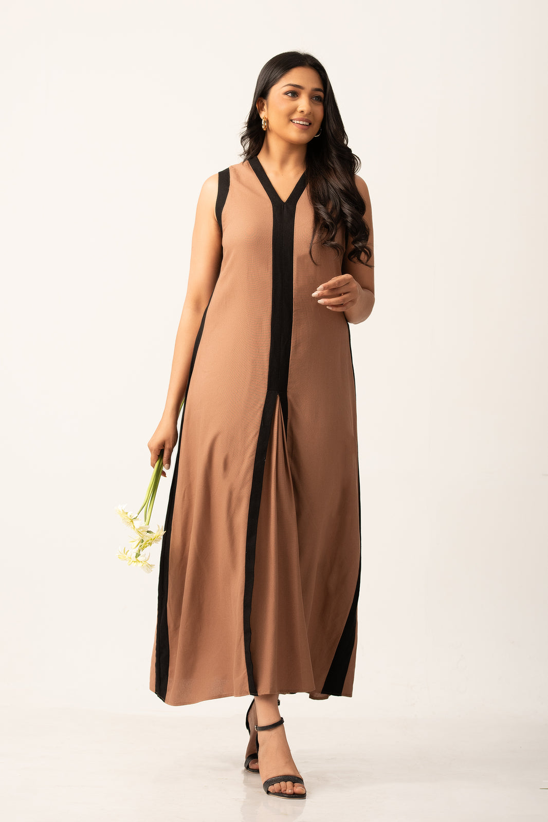 CONTRAST STRIPE DETAIL LONG DRESS