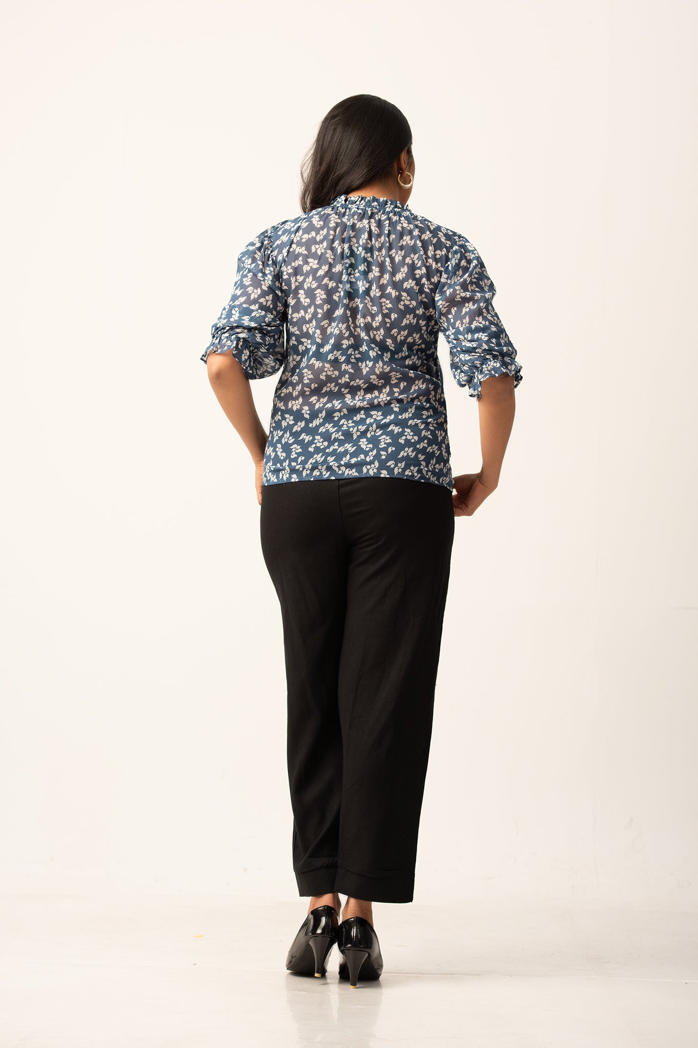 T097 | Gather Detailed Printed Top