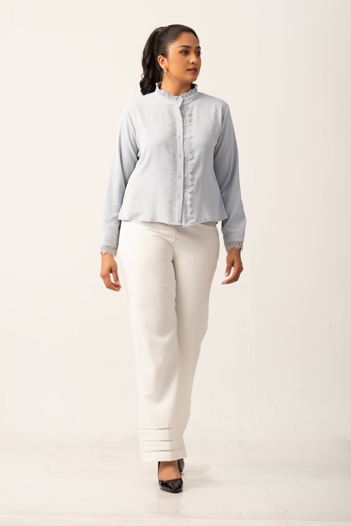 S132 l Lila Lace Detailed Shirt