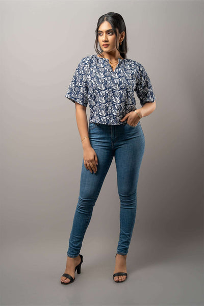 T183 l Clodia V Neck Top