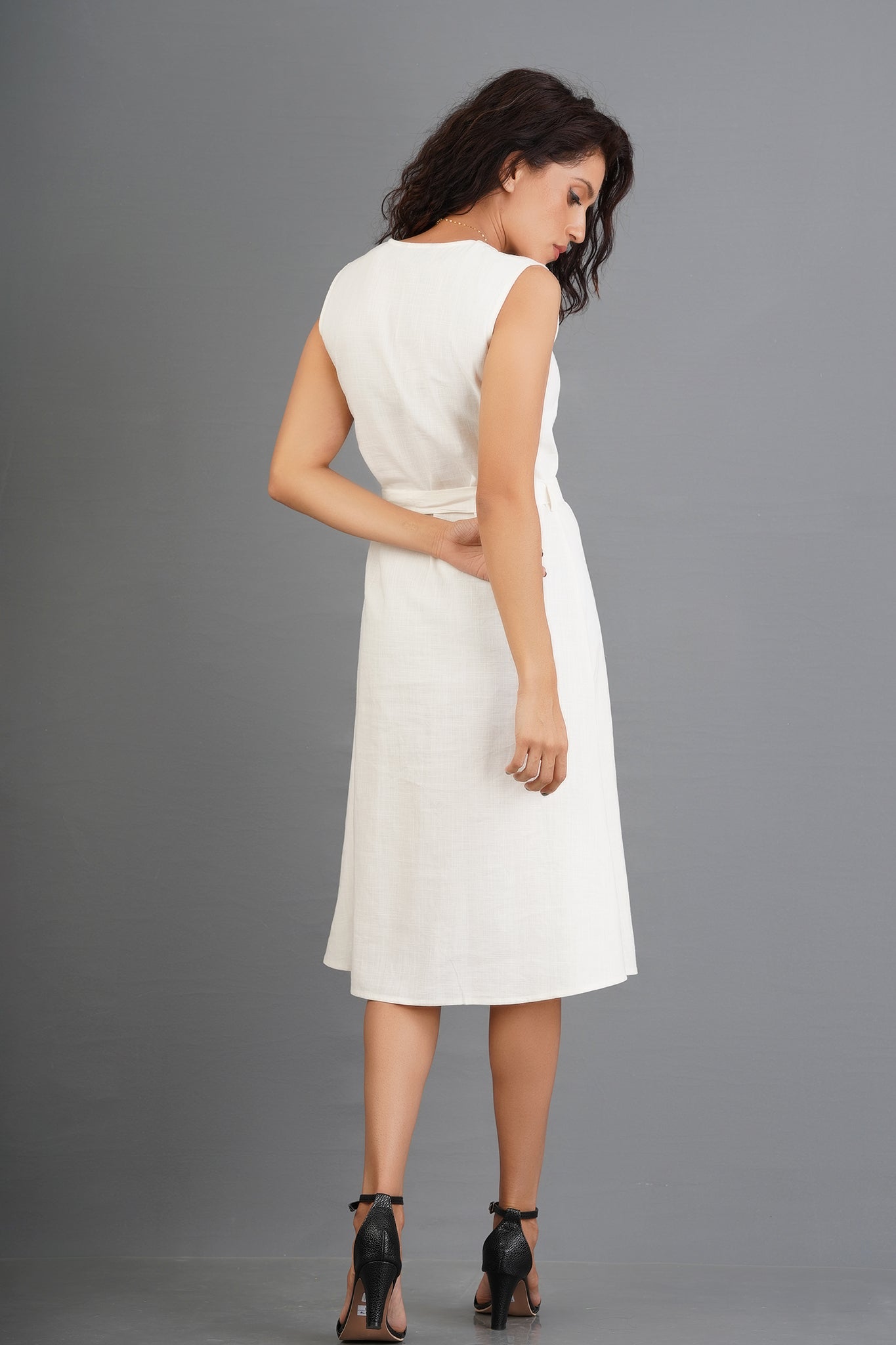 D038 | Belt Detailed Maxi Dress