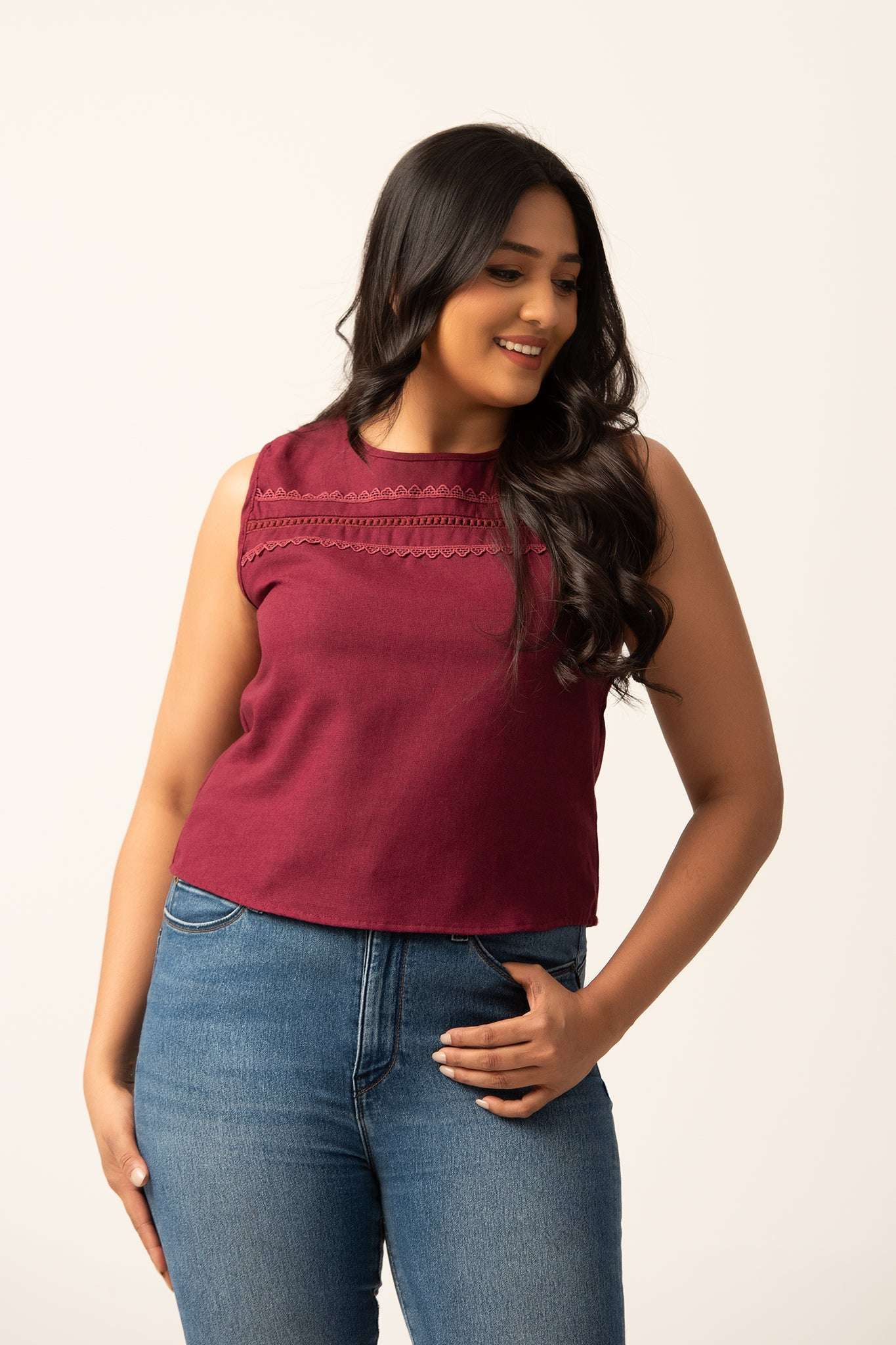 T146 l Linen Lace Top