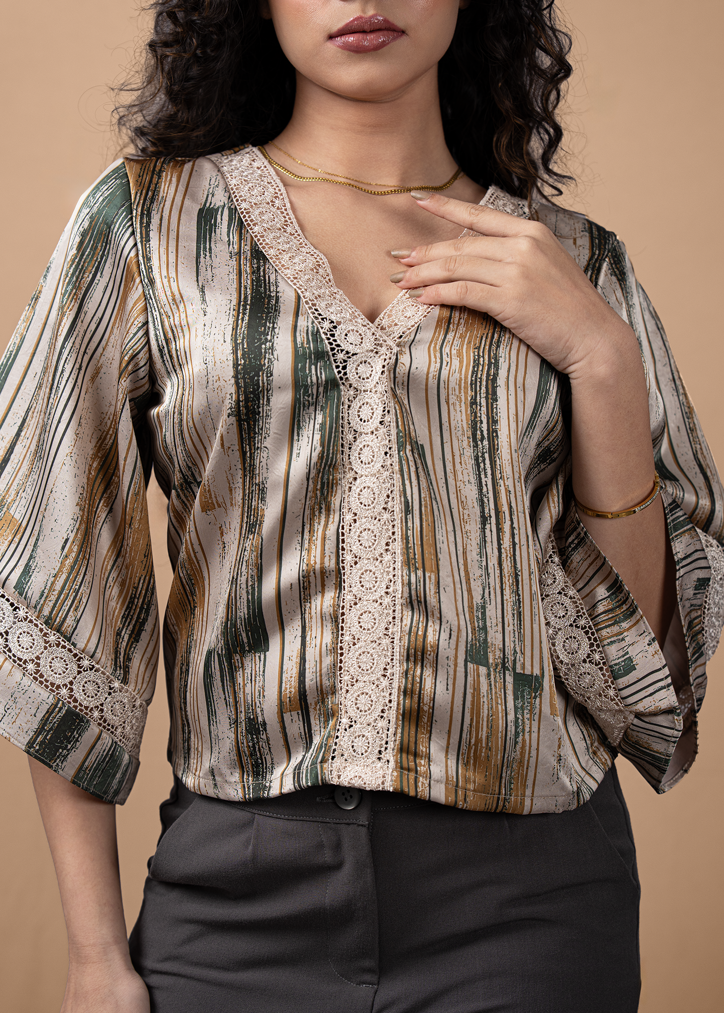 T287 |  Brows Top