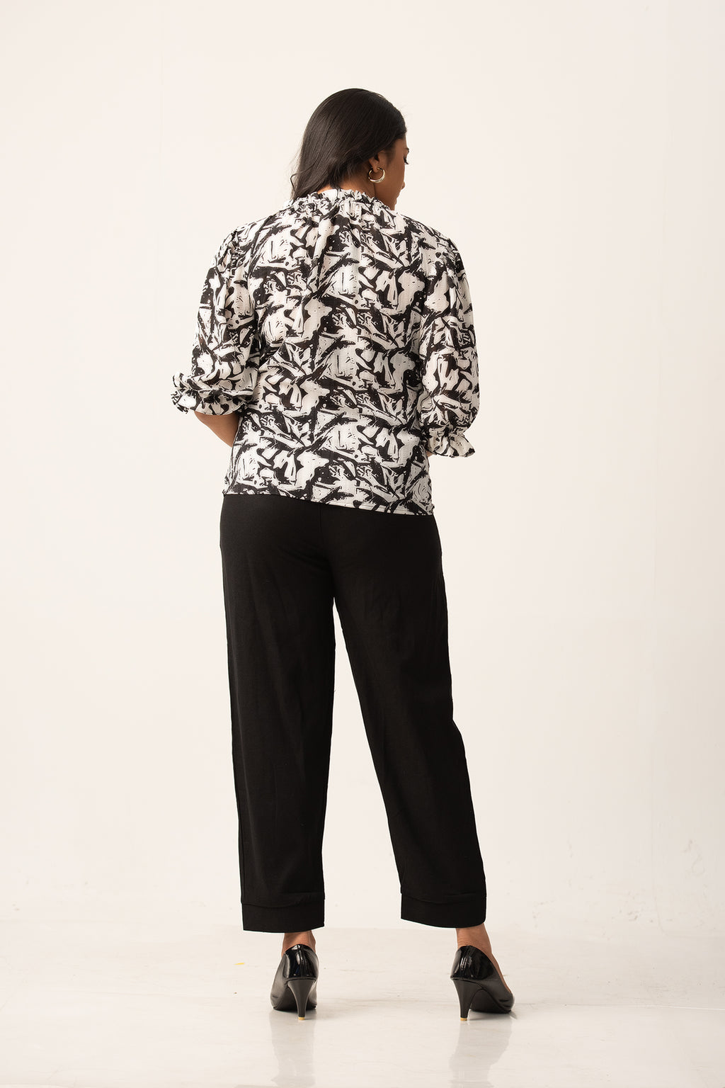 T097 | Gather Detailed Printed Top