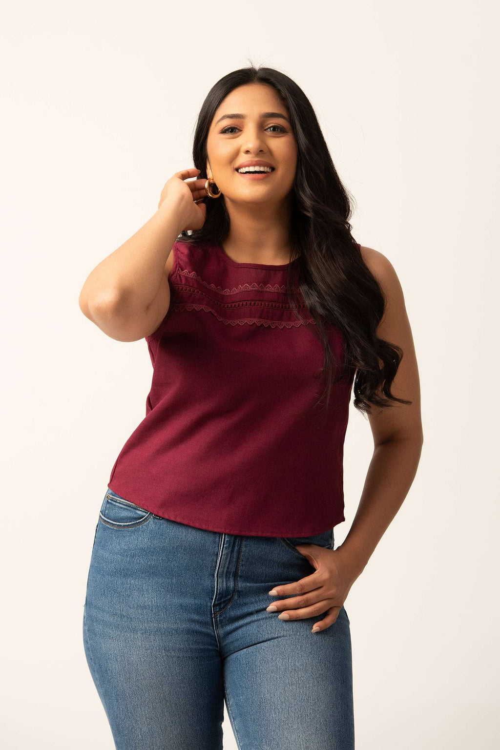 T146 l Linen Lace Top