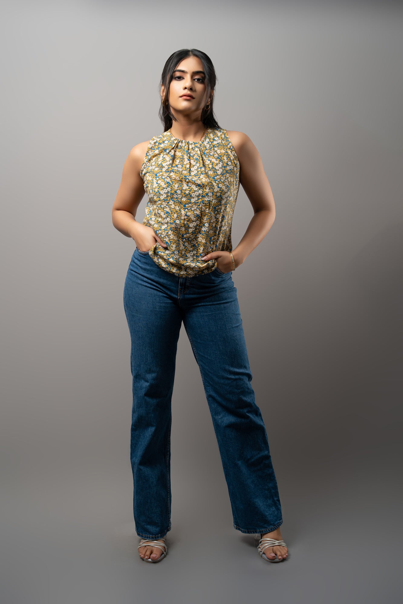 T182 l Floral Bib Top