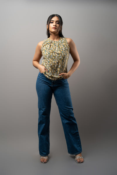 T182 l Floral Bib Top