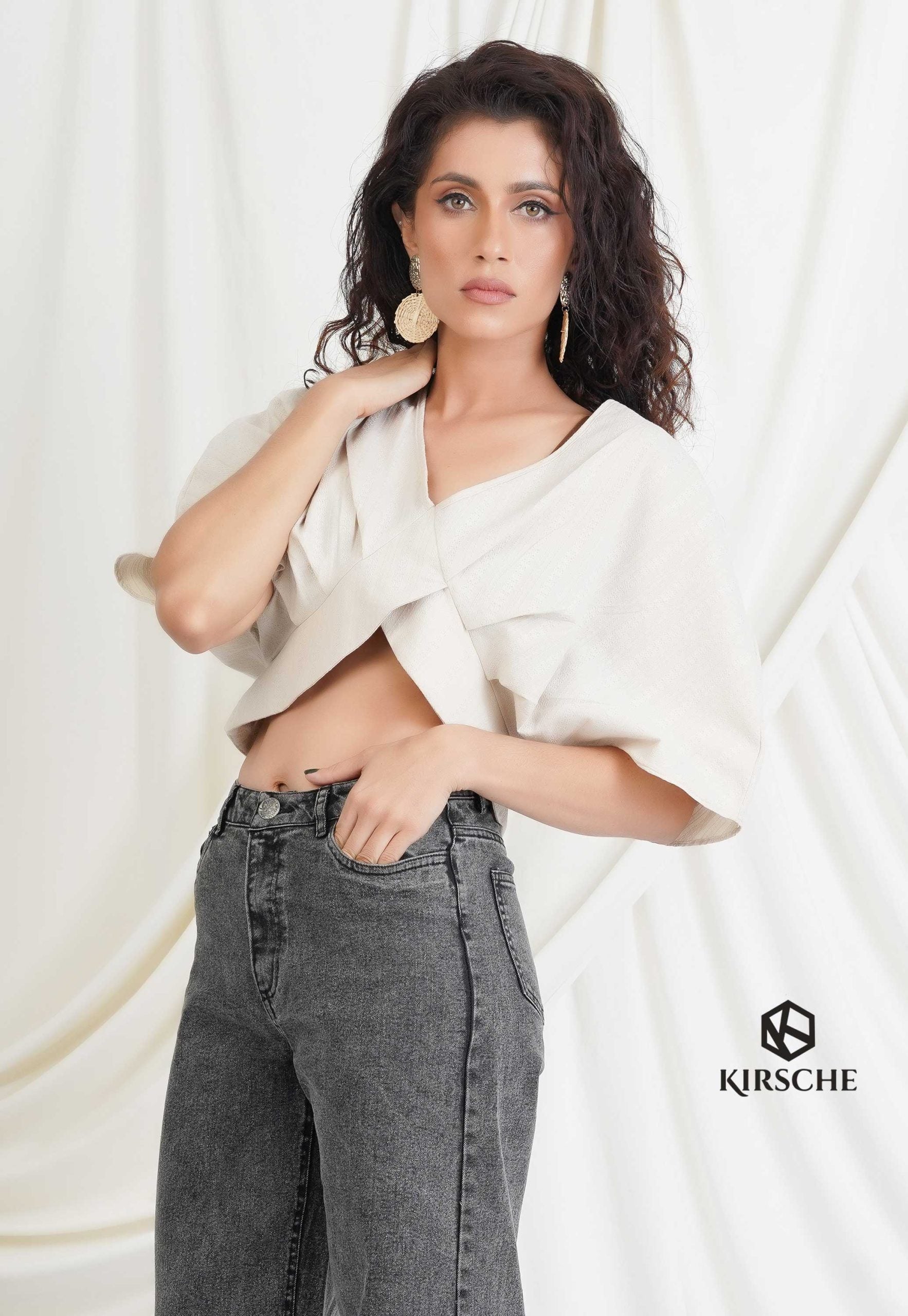 T043 | Butterfly Crop