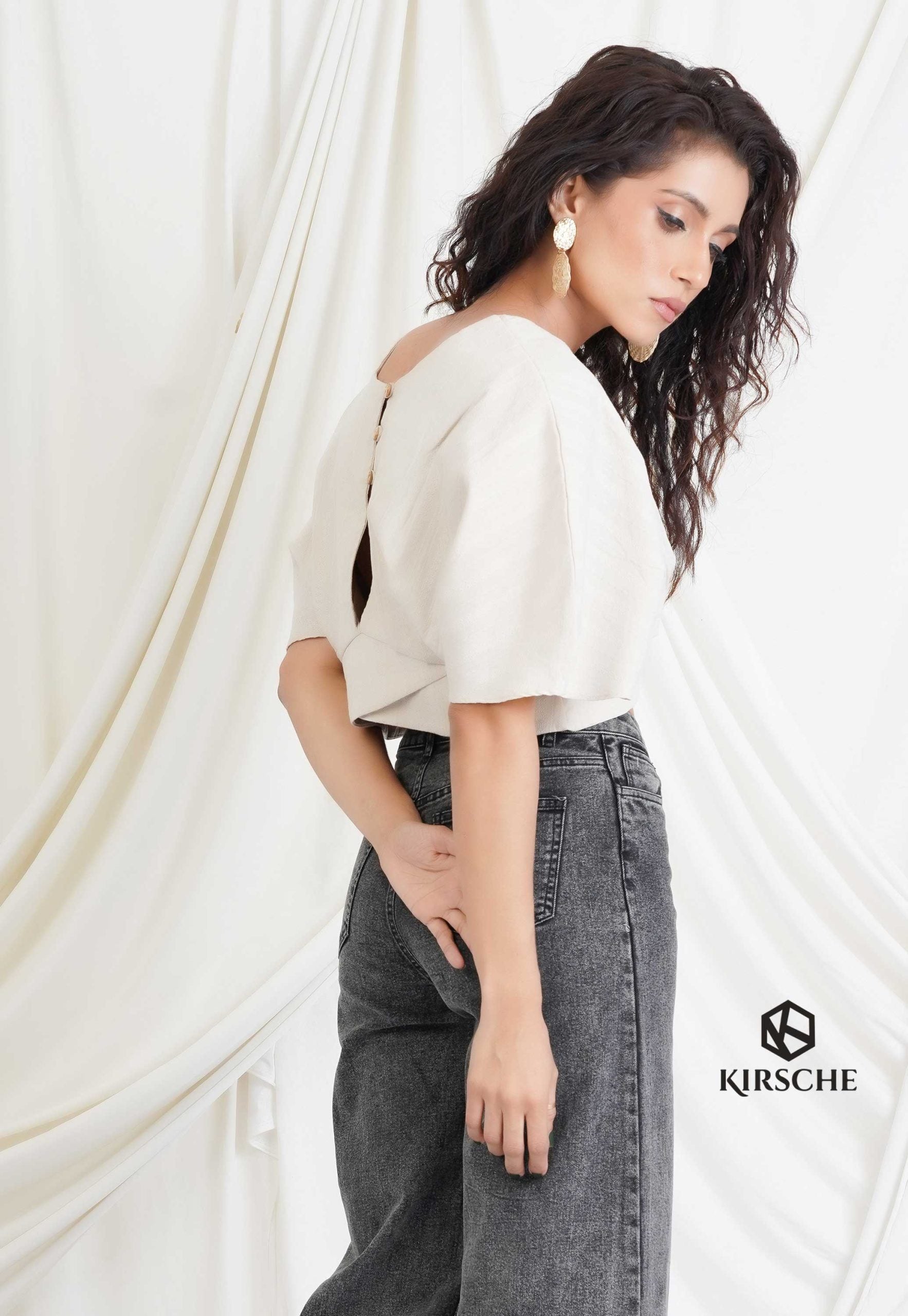 T043 | Butterfly Crop