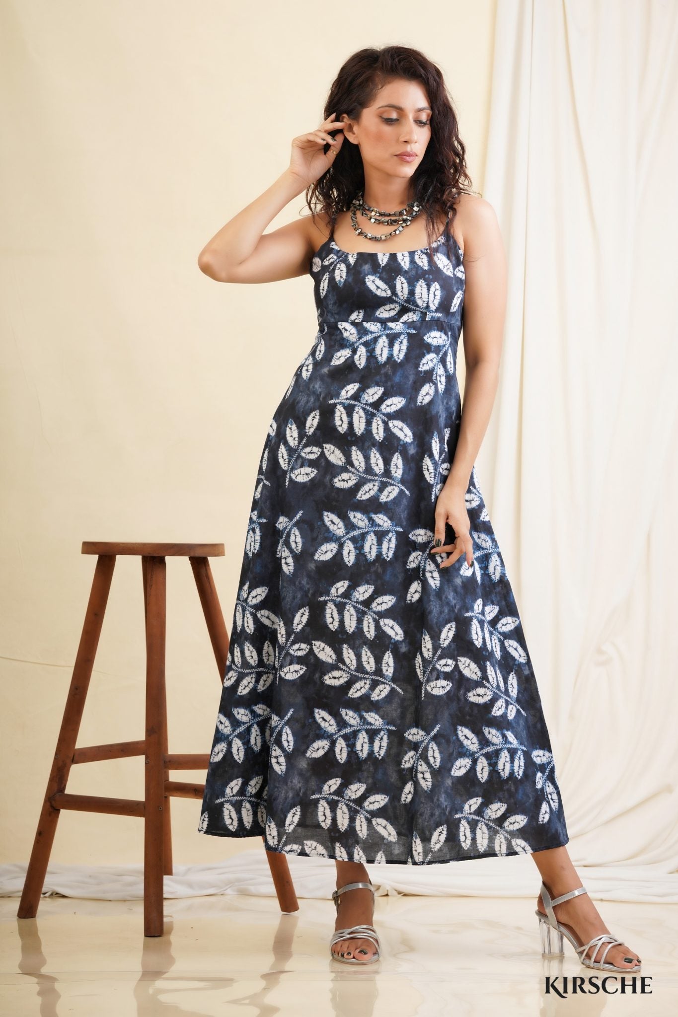 D035 | Sleeveless Maxi Dress