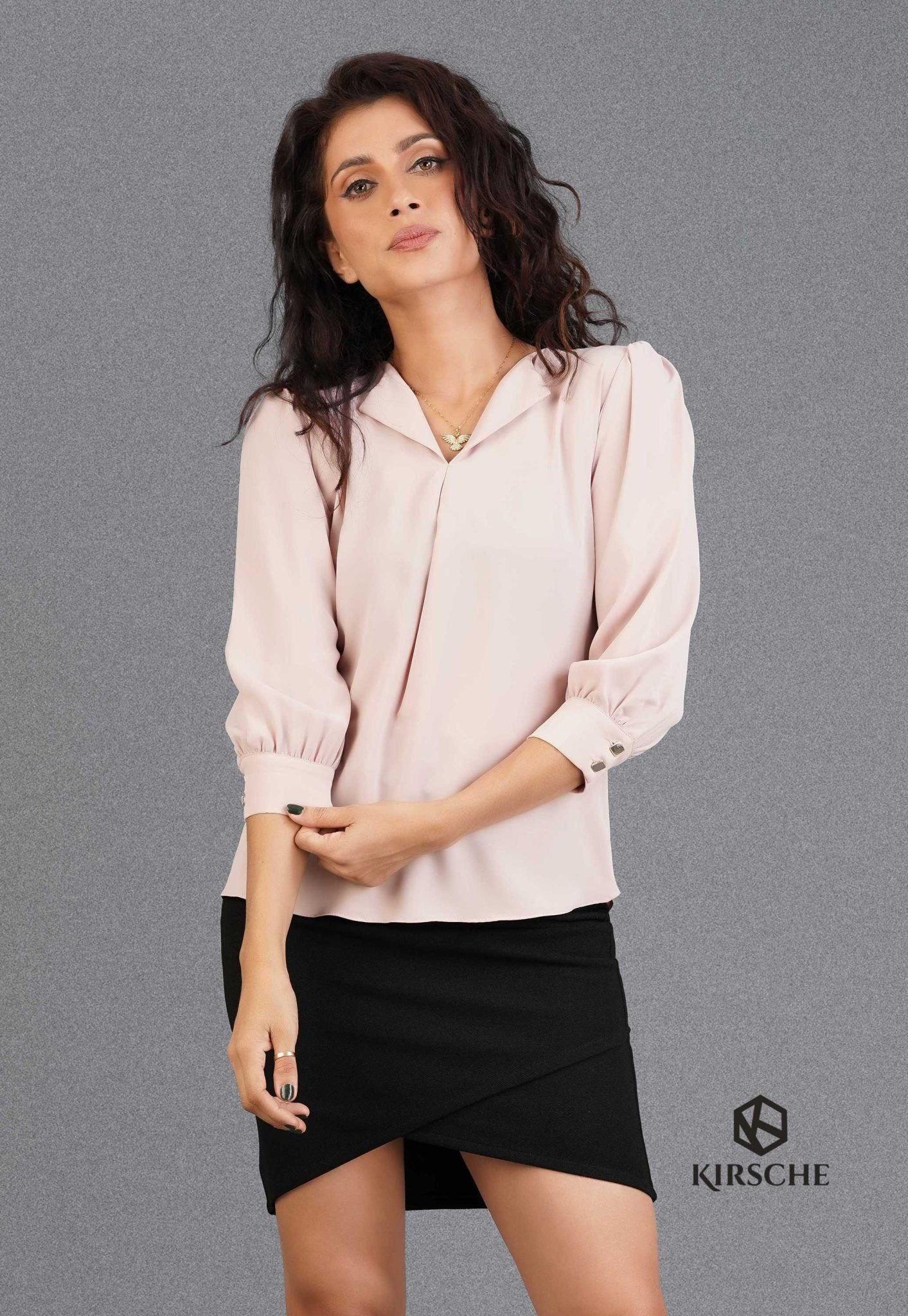 T042 | Collar Detailed Top