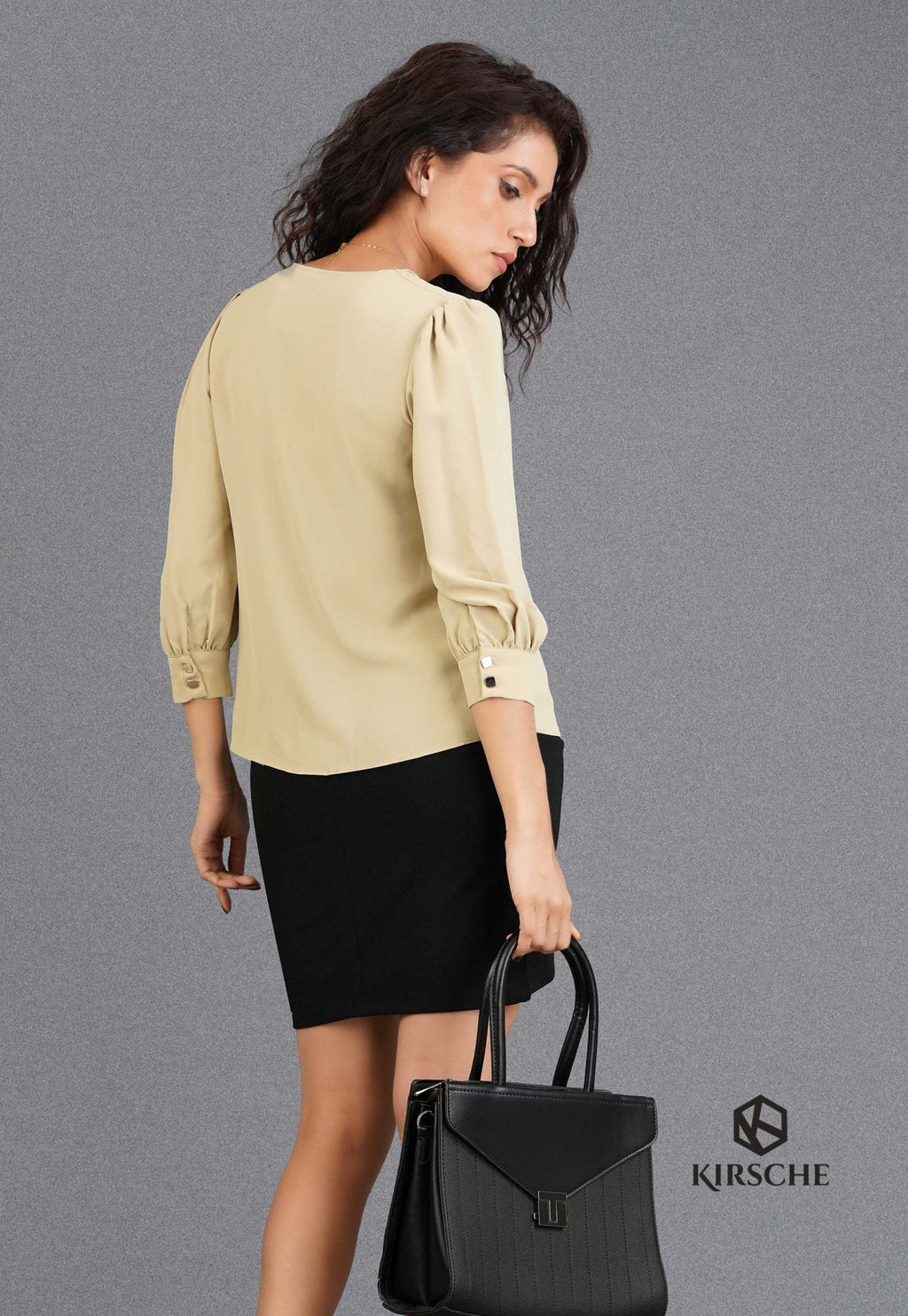 T042 | Collar Detailed Top