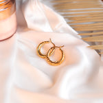 TWIST C EARRING GOLD - Image 1