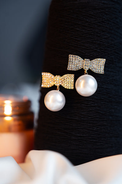 BOW TIE PEARL EARRING