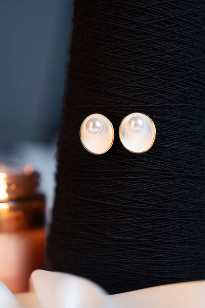 OYSTER PEARL EARRING