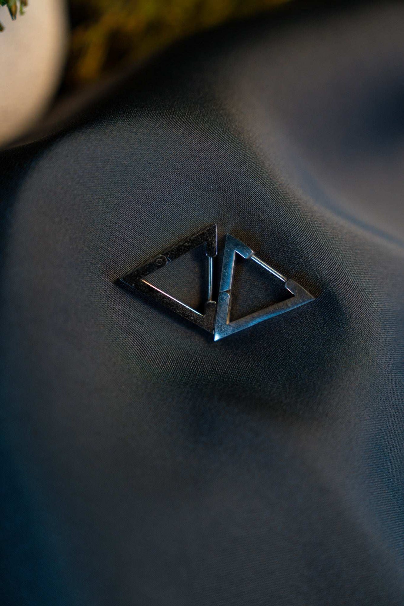 TRIANGLE EARRING SILVER