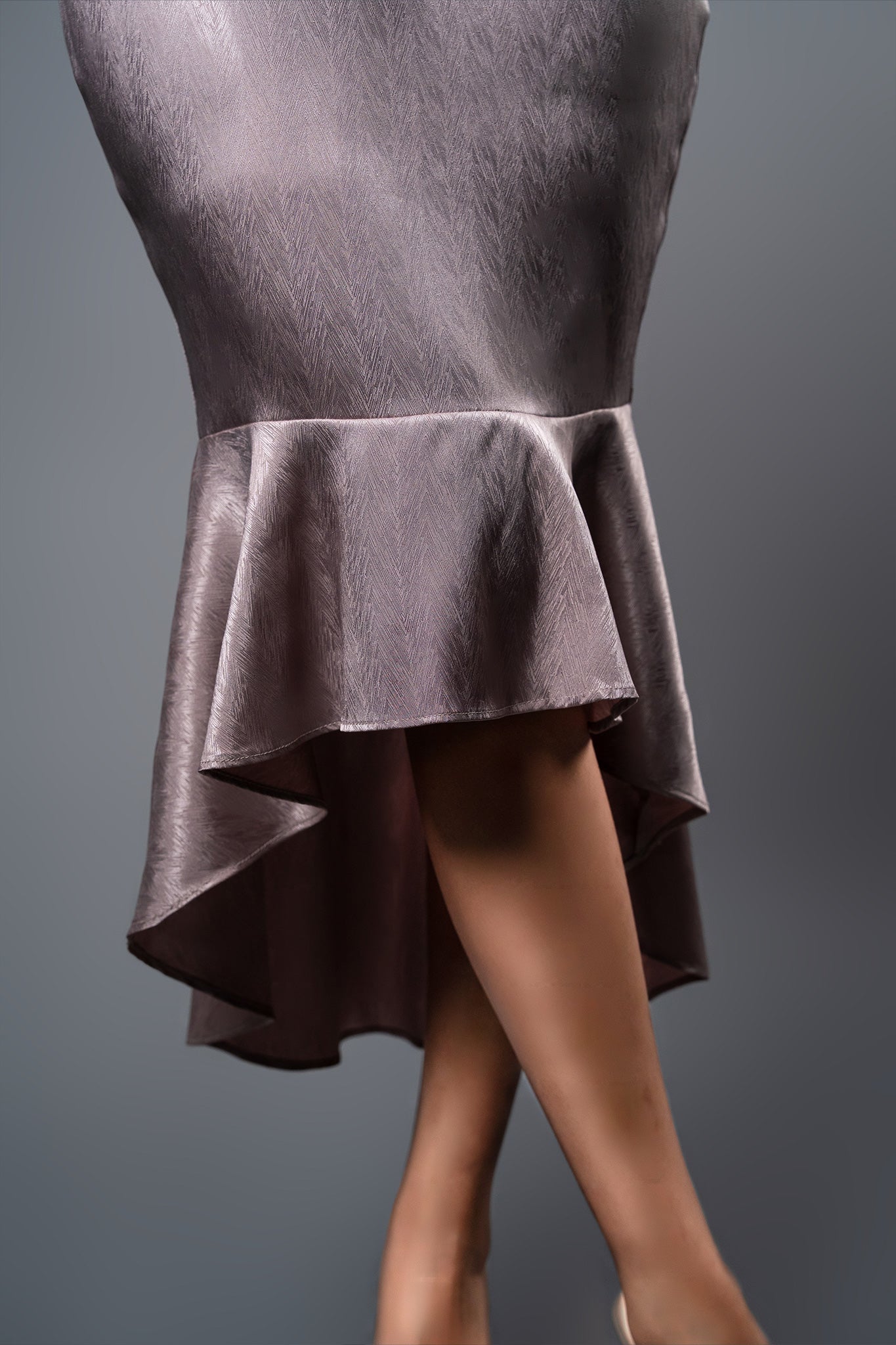 D080 | Flowing Back Dress