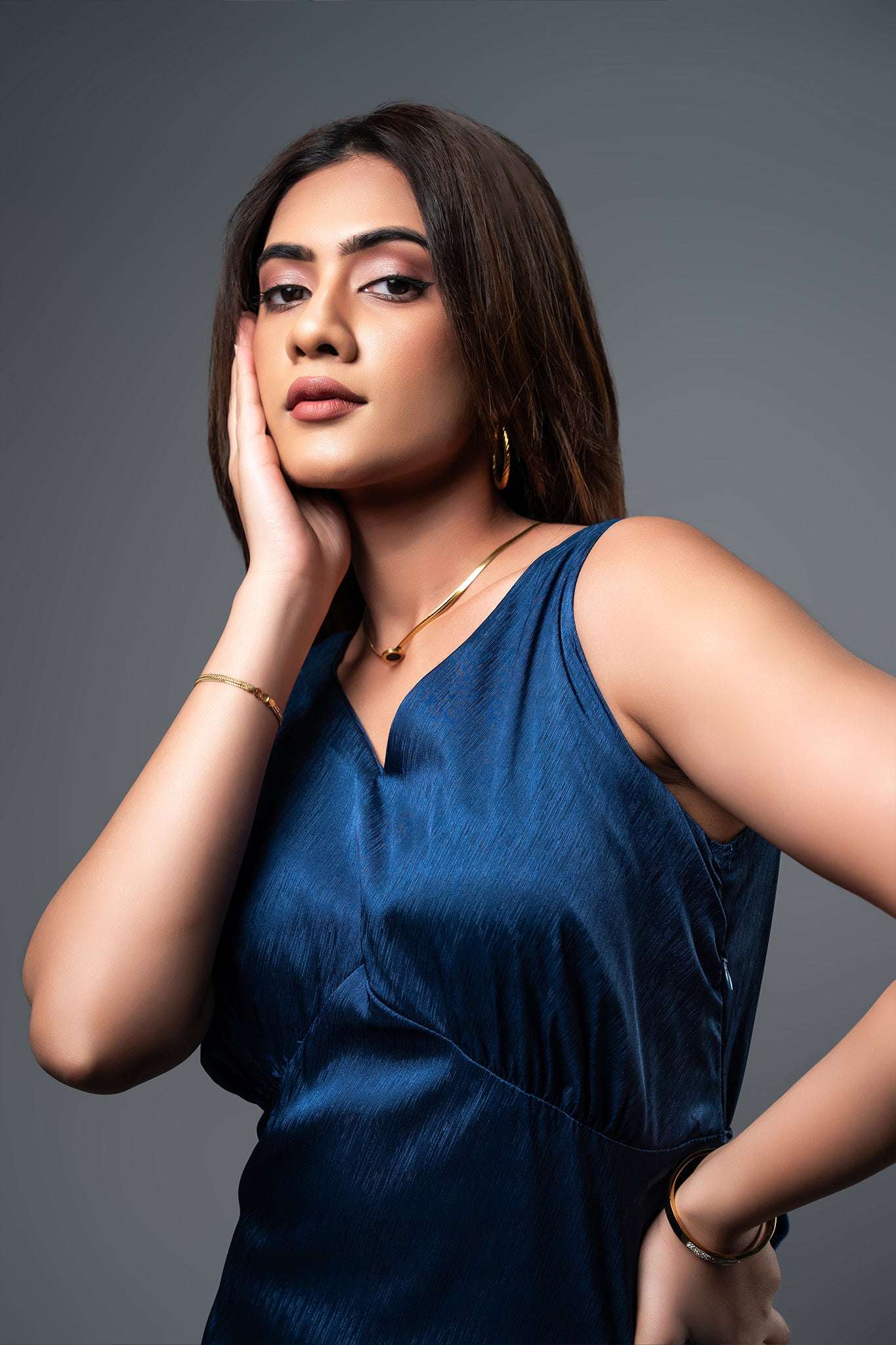 D068 | Plung Back Tie Dress