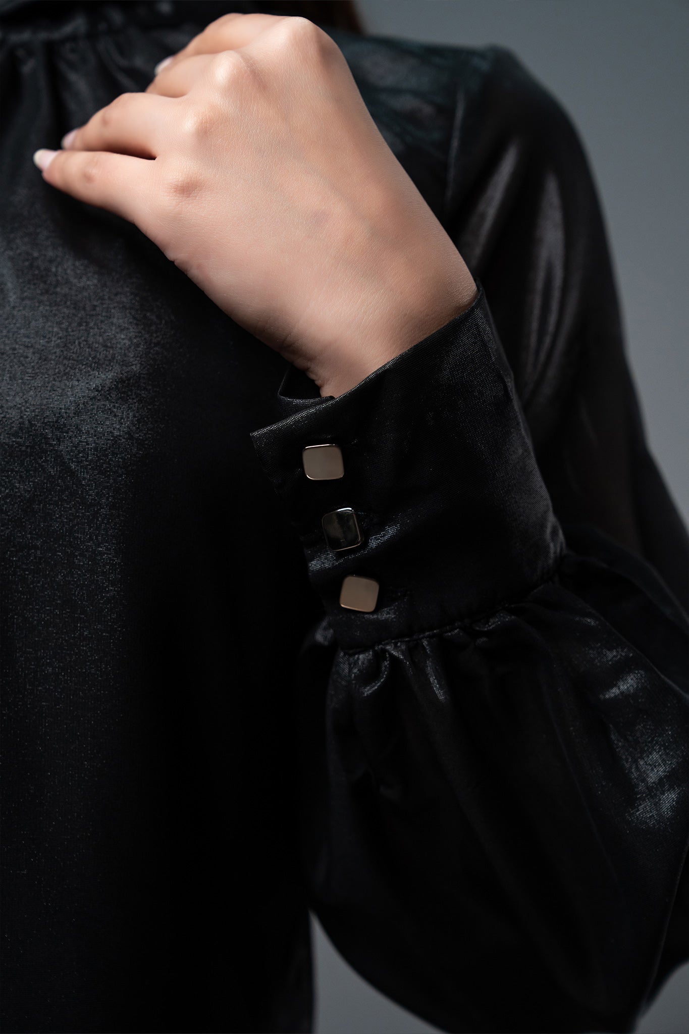 T071 | High Neck Gathered Top