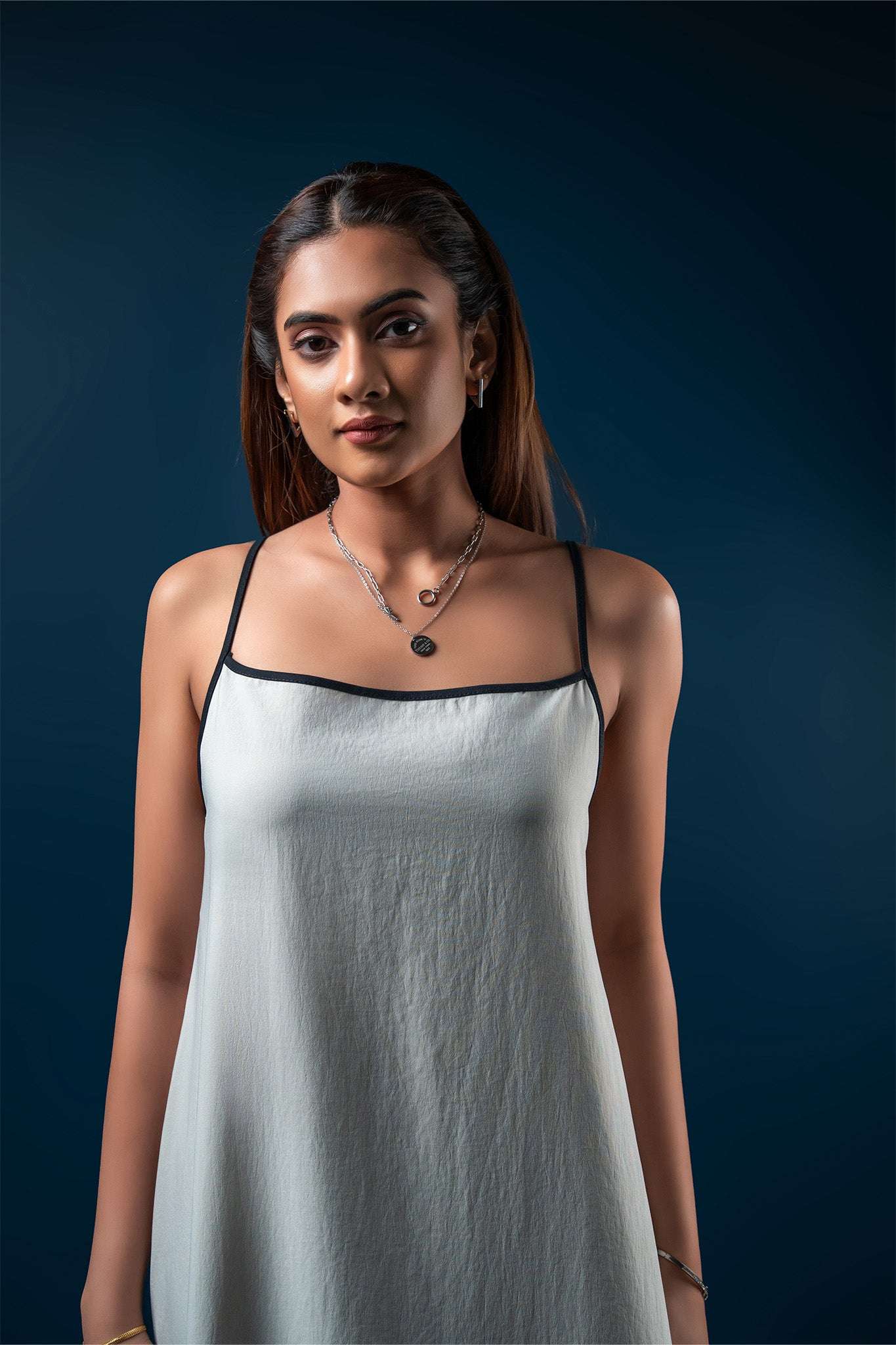 D090 l Ramona Midi Dress