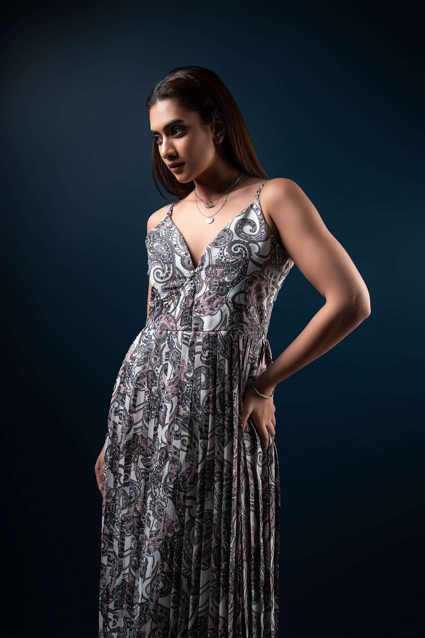 D137 l Pleated Maxi Dress