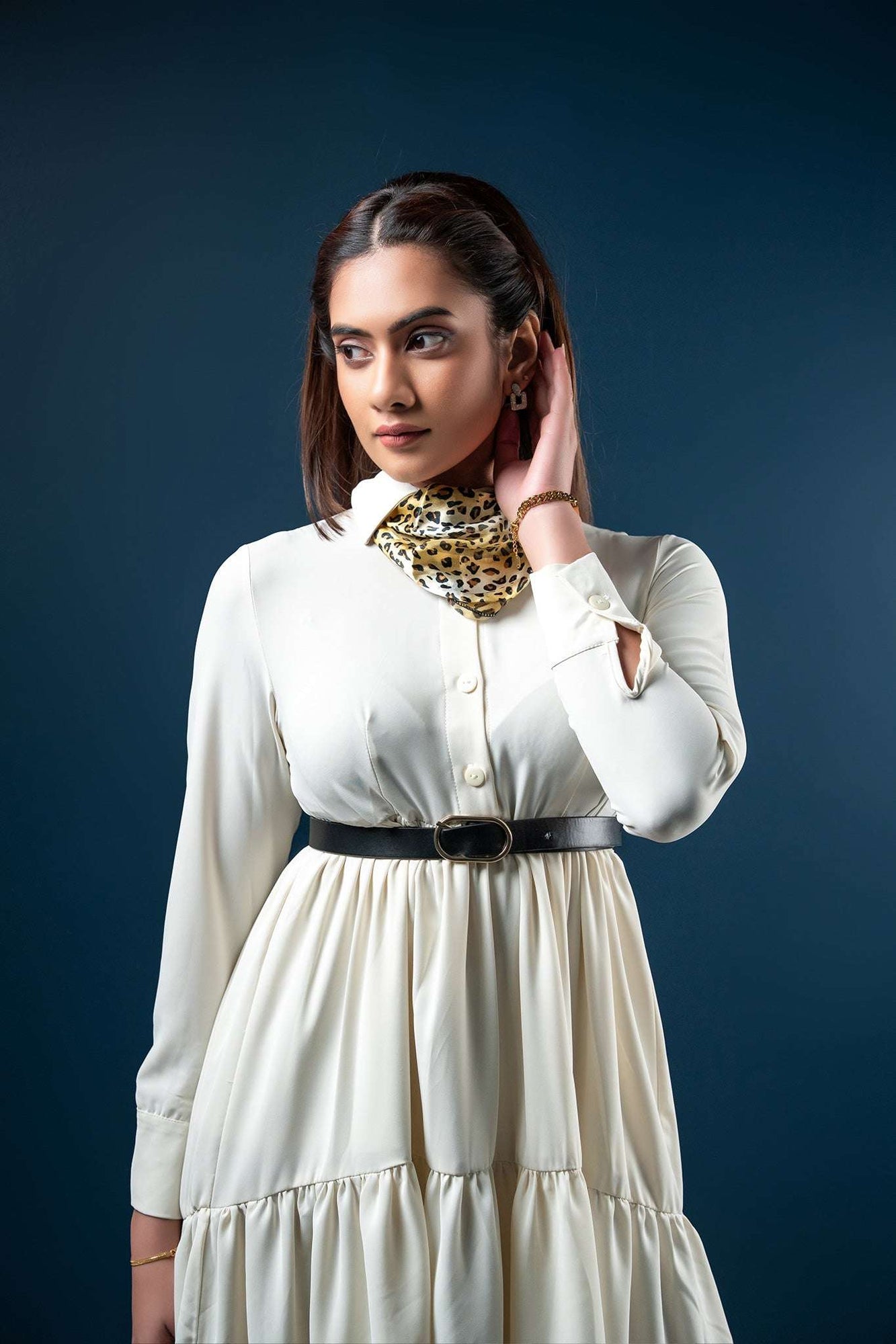 D115 l Back Tail Tiered Midi Dress