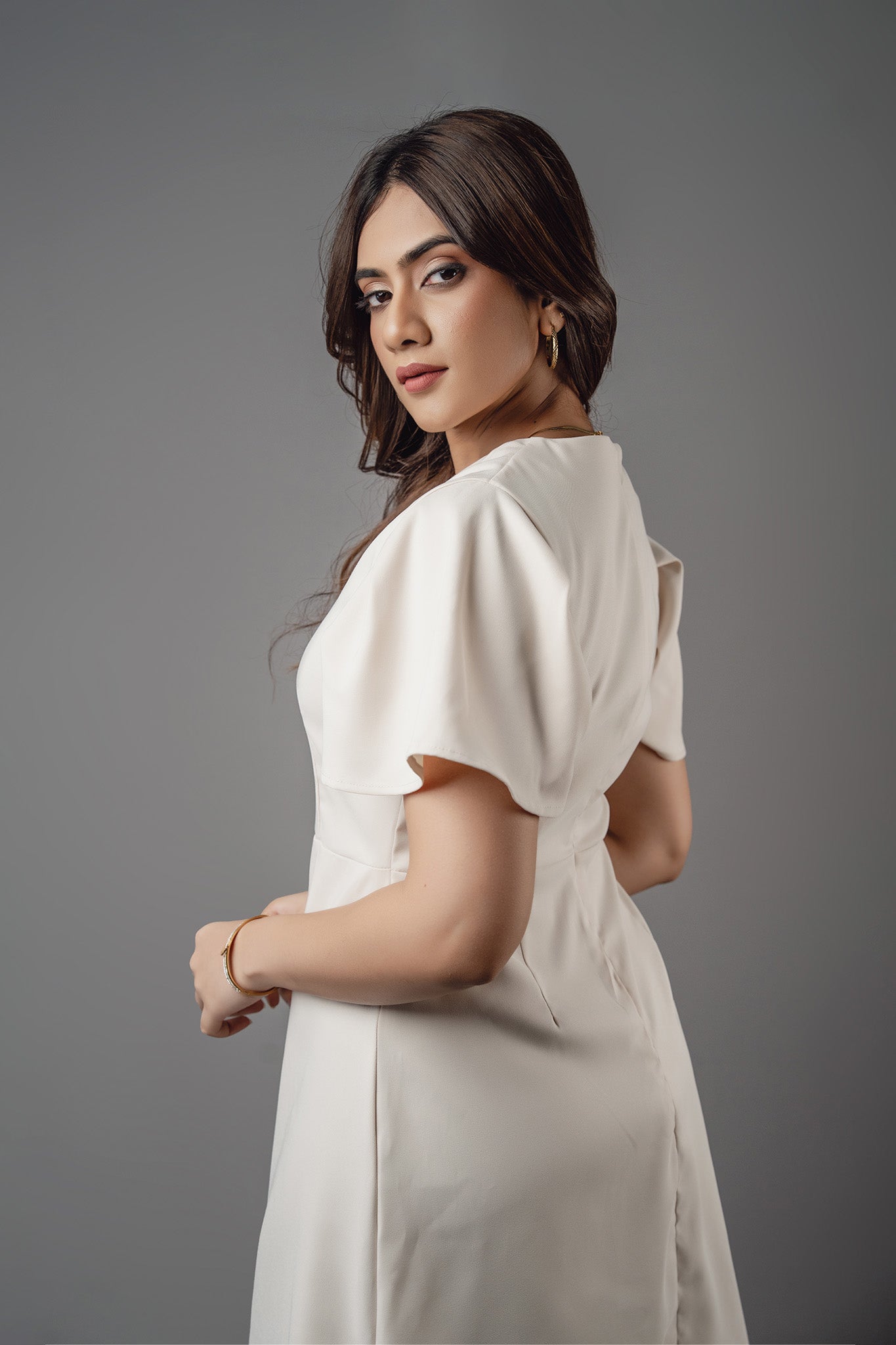 D126 | Balloon Sleeve Midi Dress