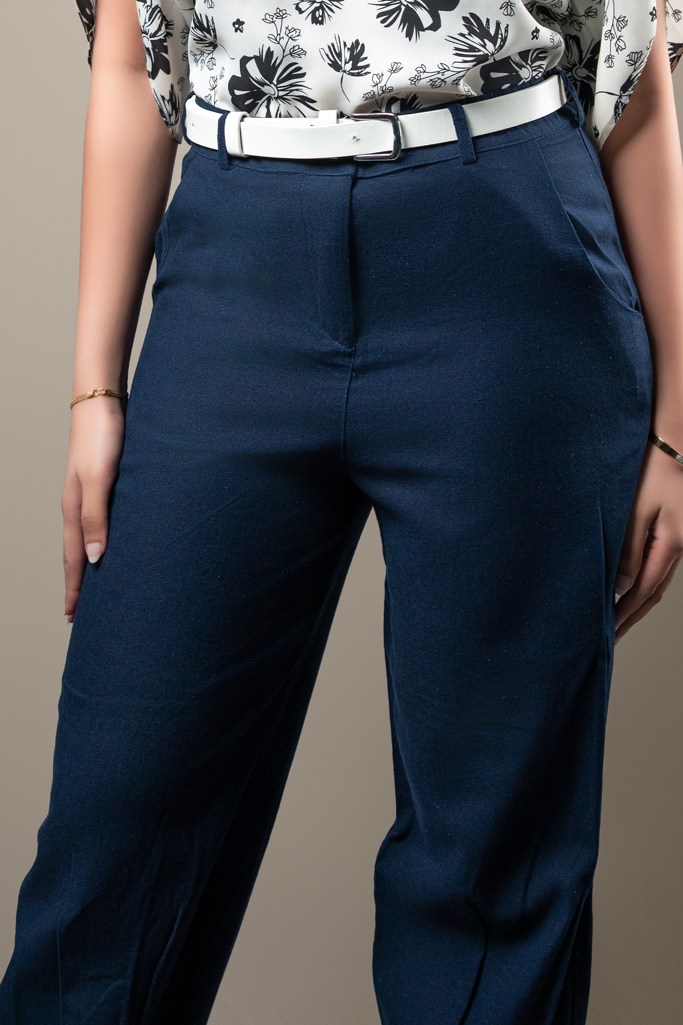 P021 | Bottom Pleated Linen Pant