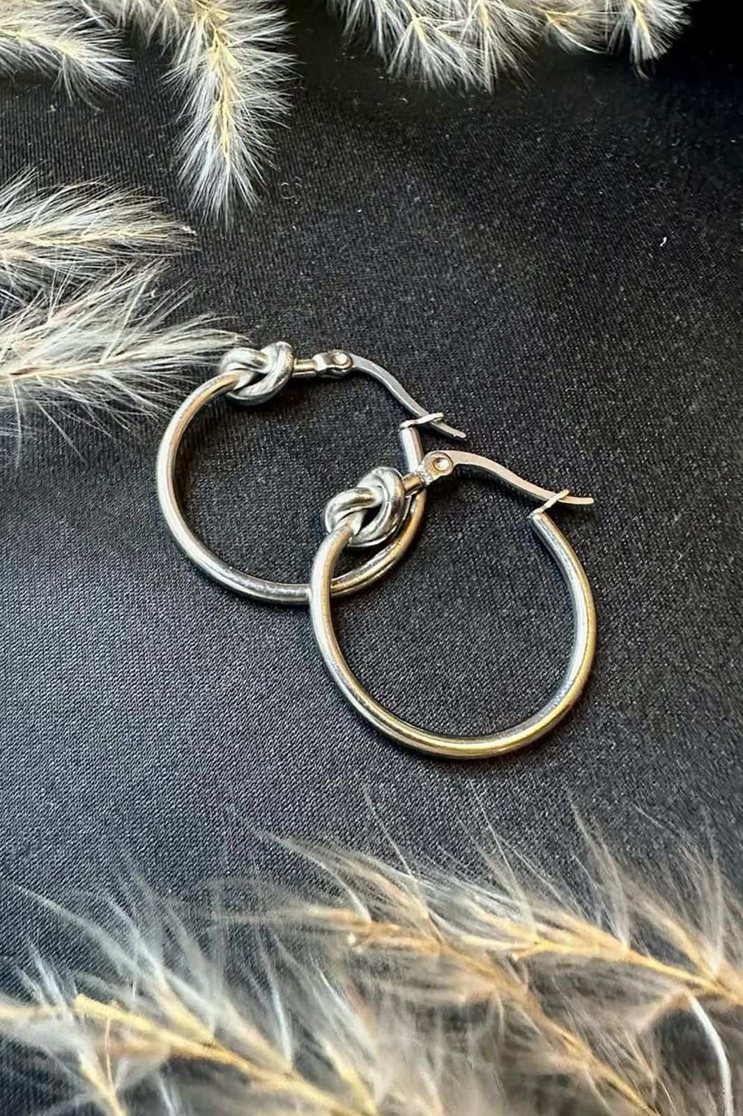 Knotted Earrings Sliver